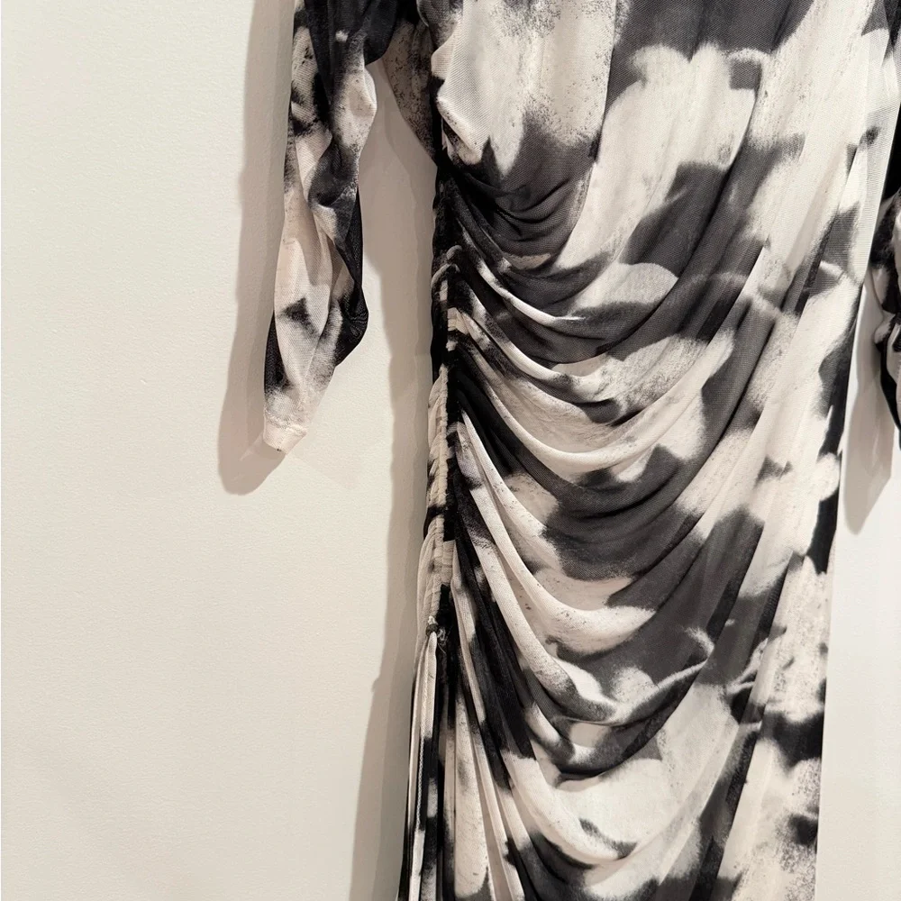 Calvin Klein Women’s Elegant Black and White Floral Dress Size 12 - Picture 4 of 8